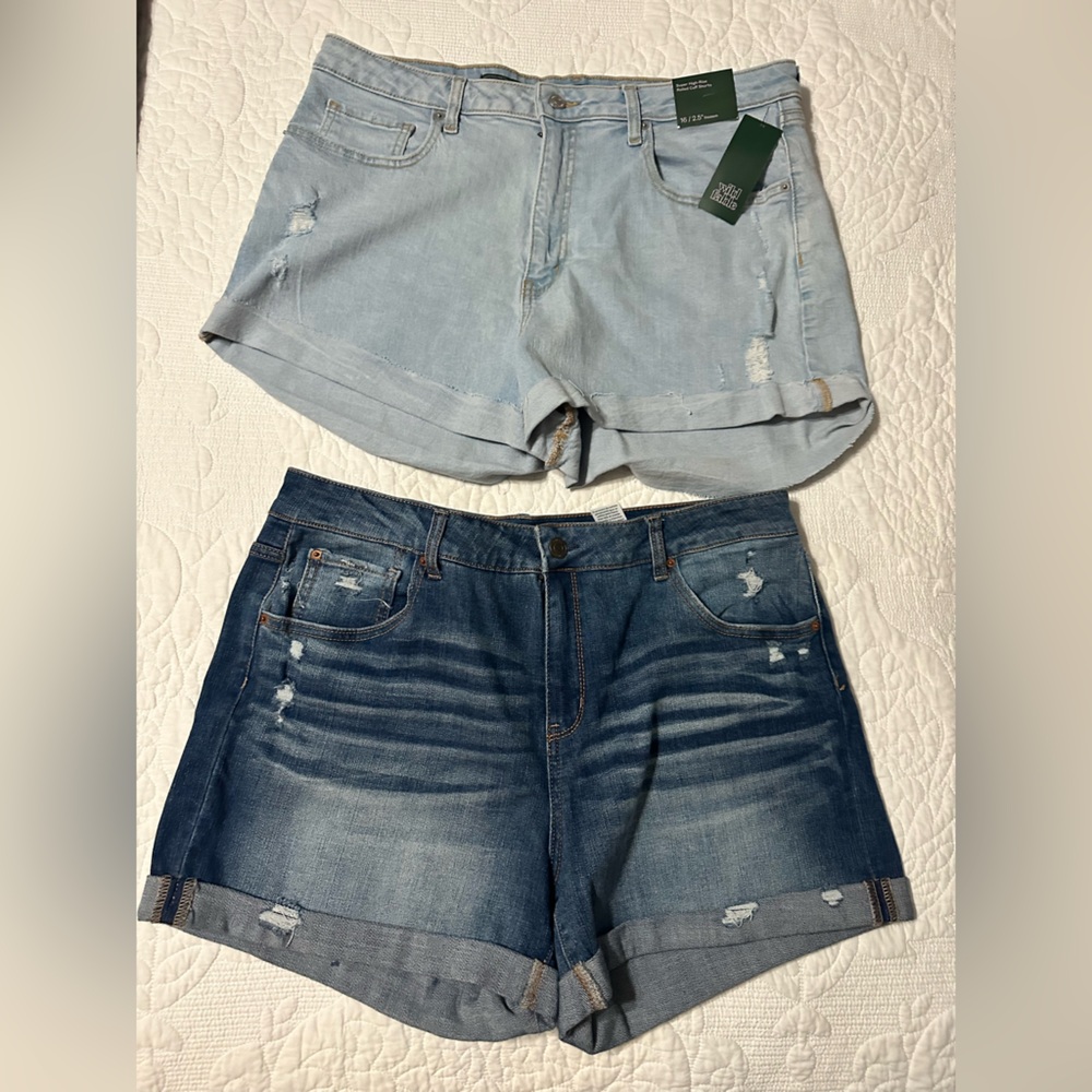 Time and Tru Women's Jean Shorts - Dark Blue and Light Blue
